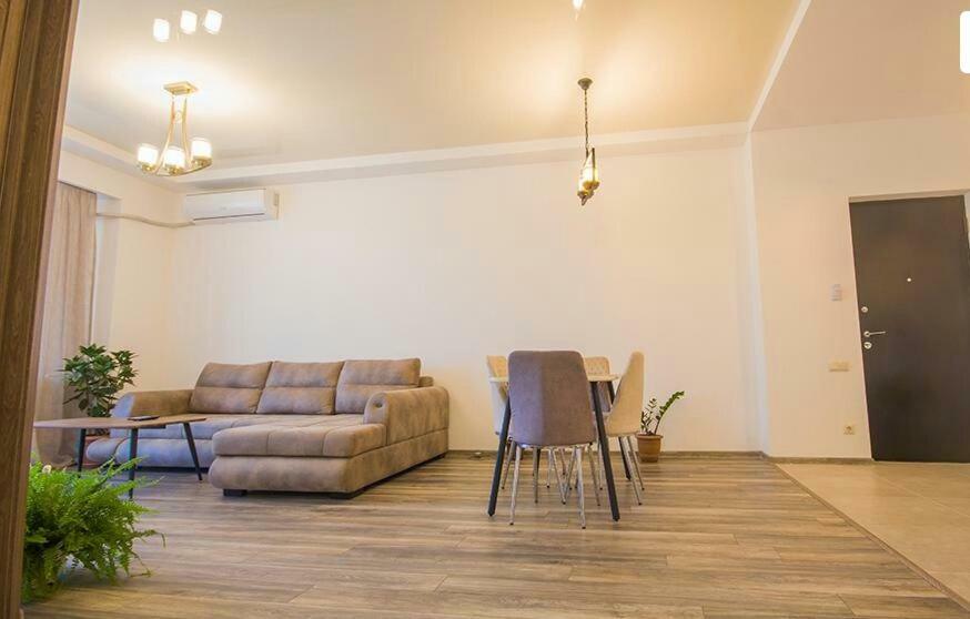 Tikas Home Апартаменты Tbilisi Exterior photo